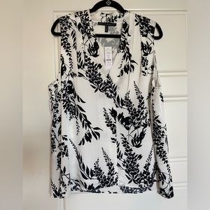 White House Black Market - Black/white Floral Sleeveless Top NWT